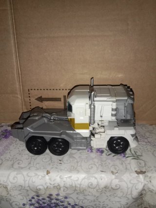 Transformers Optimus Prime Combiner Wars bianco