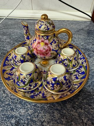 Set di caffettiera e tazze in miniatura