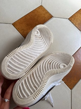 Scarpe Nike bianche e nere