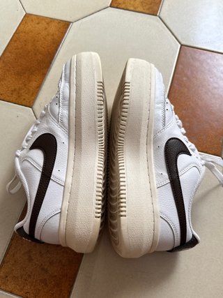 Scarpe Nike bianche e nere