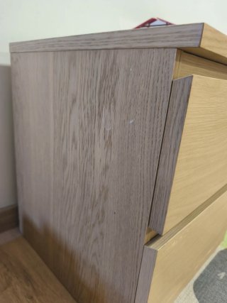 Mesilla de madera color beige/marrón