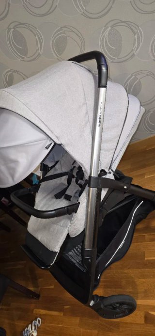 Inglesina Aptica 3 piezas + sacos + caballete