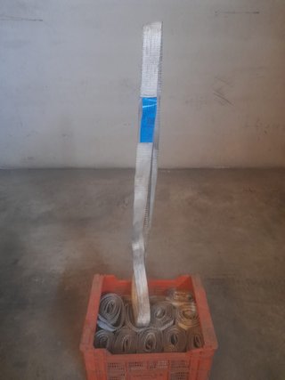 Eslingas planas de carga blancas