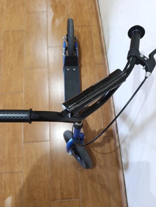 Patinete azul