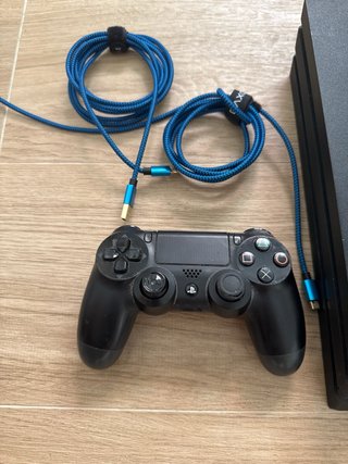 PS4 Pro 1TB + 4 Juegos + Mando (LEER DESCRIPCIÓN)