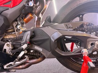 Ducati Panigale V4 Roja