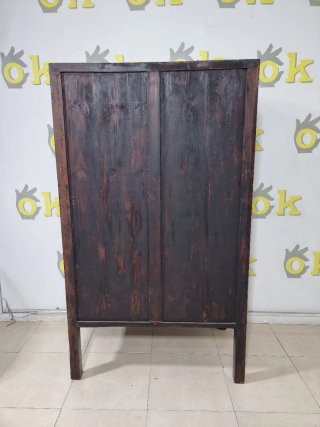 Armario oriental negro con herrajes dorados 10593