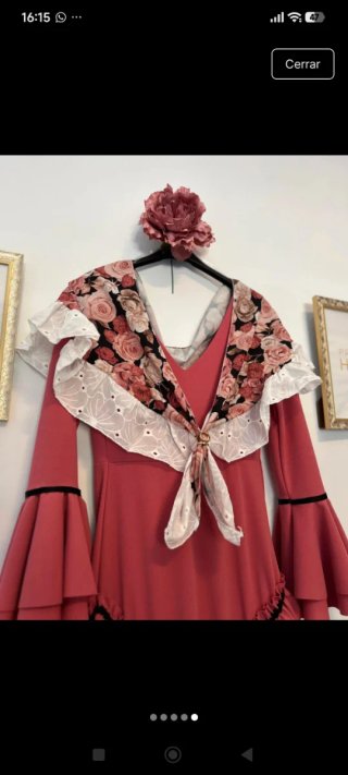 Vestido Flamenca con Mantoncillo y Flor