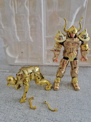 Tauro 1987 Bandai Vintage Oro Completo