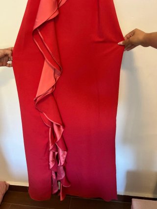 Vestido fiesta largo rojo con flores