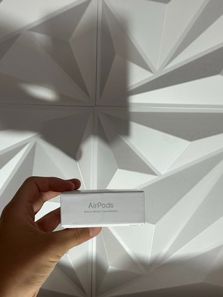 Airpods 4 con cancelación de ruido