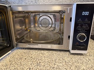 Microondas Toshiba 23L Blanco con Grill