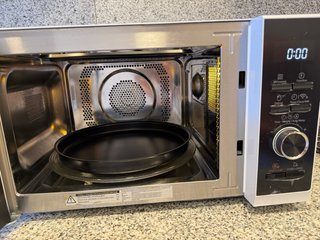 Microondas Toshiba 23L Blanco con Grill