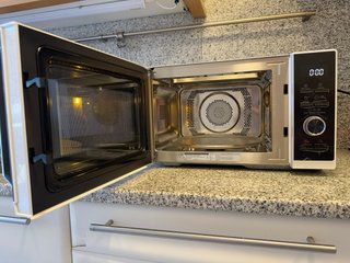 Microondas Toshiba 23L Blanco con Grill