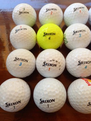 25 Bolas de Golf Srixon variadas.