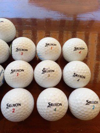 25 Bolas de Golf Srixon variadas.