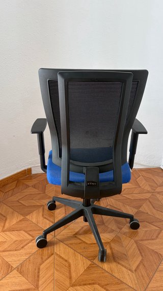 Silla de escritorio con ruedas azul