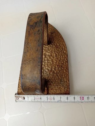 Plancha antigua de hierro