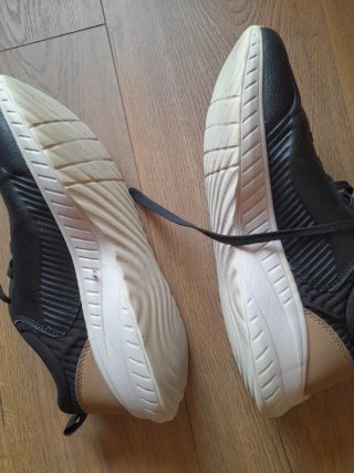 Zapatillas Skechers Negras.
