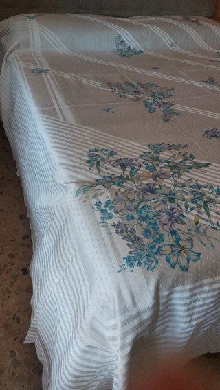 Copriletto matrimoniale vintage floreale