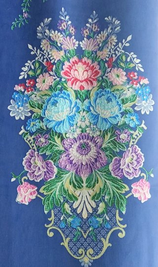 Pañuelo Seda y bolso a juego.