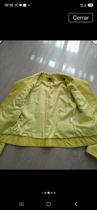 Chaqueta de piel verde Talla 40