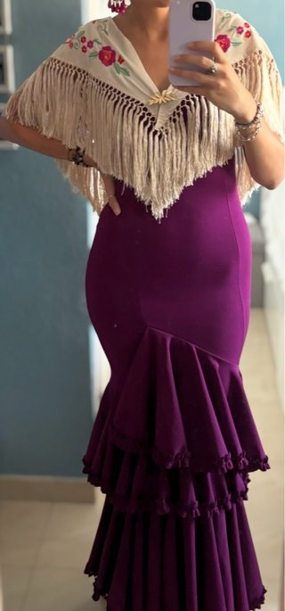 Traje de Flamenca Beige y Morado