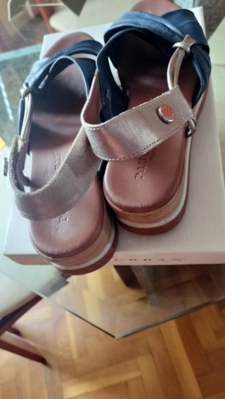 Sandalias Paula Urban Piel azul y dorado