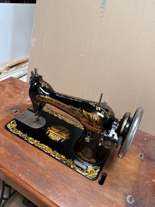 Máquina de coser Singer antigua