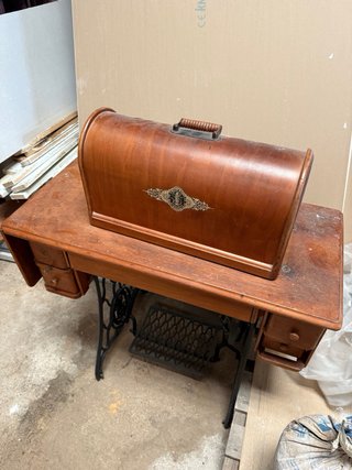 Máquina de coser Singer antigua