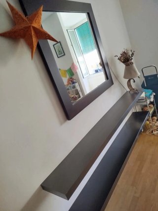 Baldas flotantes Ikea madera marrón