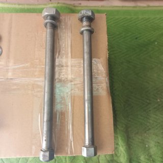 Ejes y tensores Derbi Antorcha,10€ uni.