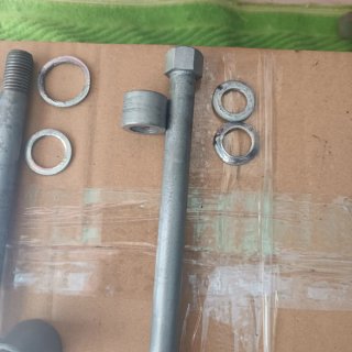 Ejes y tensores Derbi Antorcha,10€ uni.