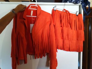 Conjunto Chaqueta y Falda Naranja Flecos