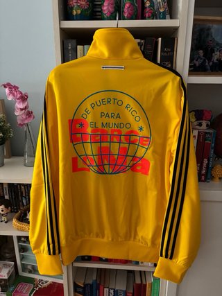 Chaqueta Adidas x Bad Bunny Amarilla Talla M NUEVA