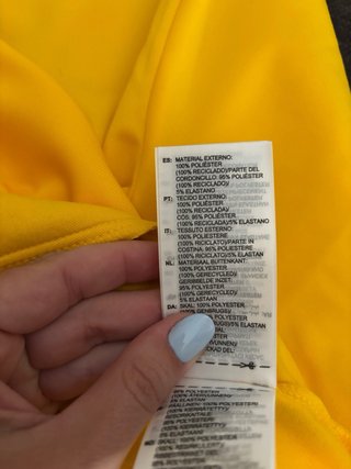 Chaqueta Adidas x Bad Bunny Amarilla Talla M NUEVA