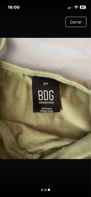 Top haltero verde Urban Outfitters Talla S