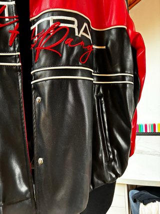 Chaqueta Estilo Motero Bershka Roja y Negra Talla