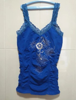 Camiseta azul con puntilla Talla M/L
