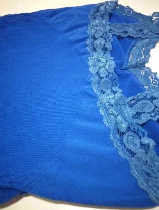 Camiseta azul con puntilla Talla M/L