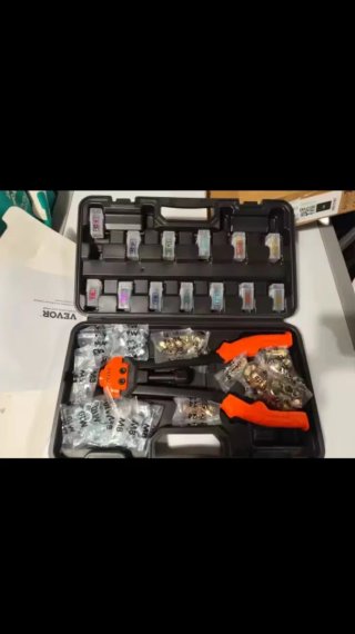 NUEVA! Remachadora de tuercas 13 mandriles 186 pzs