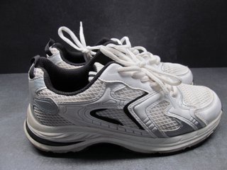 Zapatillas deportivas mujer blancas y plateadas
