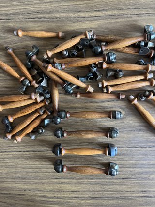 29 Tiradores de madera y metal