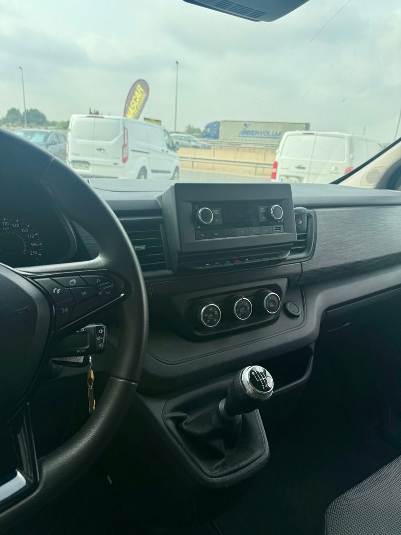 Renault Trafic 2022, foto 8
