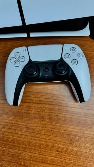 PlayStation 5 825GB + 2 DualSense