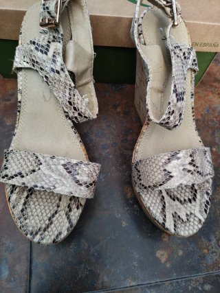 Sandalias de cuña tacones de serpiente