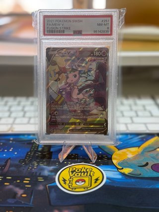 Carta Pokémon Mew V 251/268 Fusion Strike PSA 8