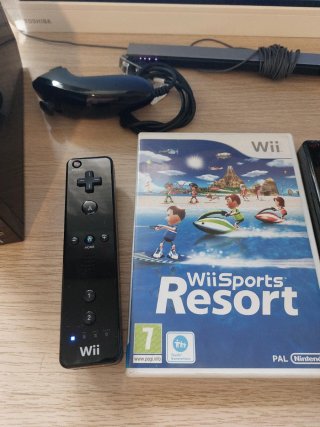 Consola Wii + 2 Mandos + 2 Nunchuk