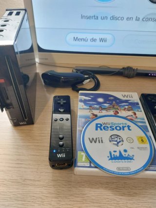 Consola Wii + 2 Mandos + 2 Nunchuk
