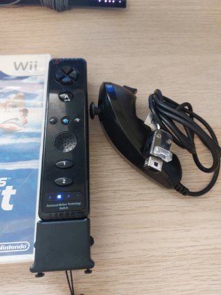 Consola Wii + 2 Mandos + 2 Nunchuk